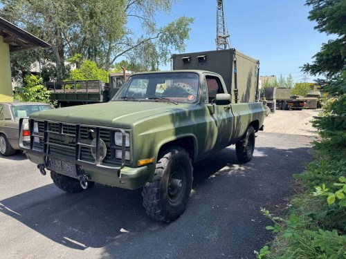 Chevy K30 (2)x